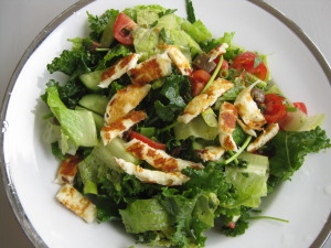 Greek salad with grilled halloumi 